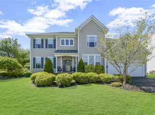 50 Pinehurst Dr, Mount Sinai, NY