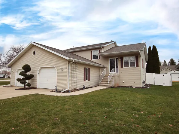 963 Eastman Ln, Fond Du Lac, WI 54935