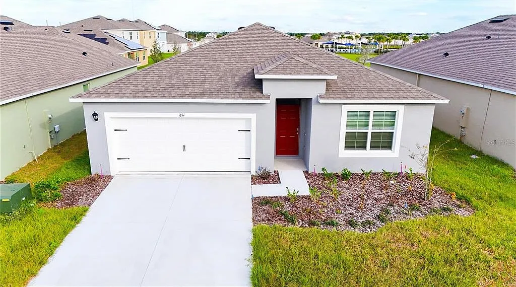 4 bed, 2.0 bath, 1867 sqft, $2,300 — Photo 1