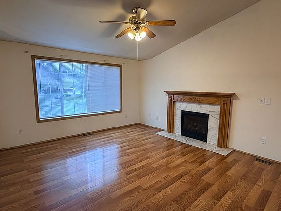 3rd image of 7624 189th Street Ct E