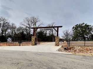 139 Red Oak Dr, Decatur, TX 76234