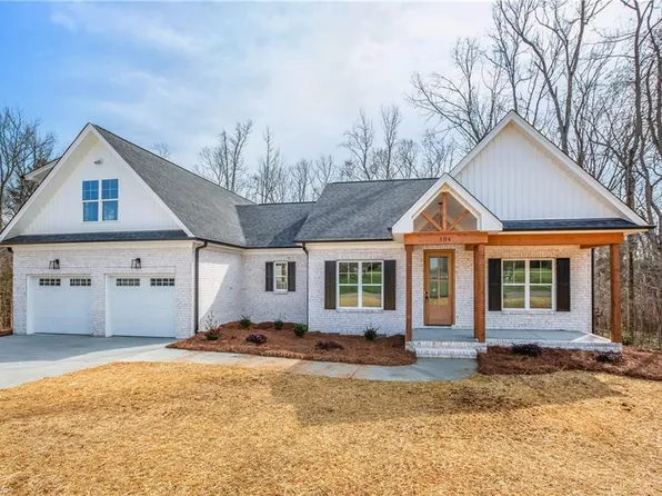 104 Chandler Dr, Mocksville, NC 27028