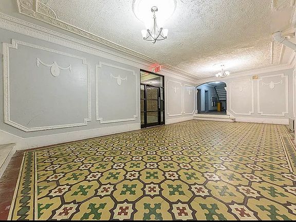 5th image of 666 Hancock St APT 2E