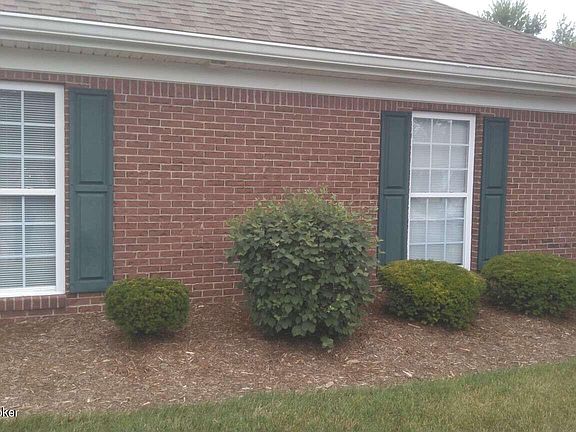 3rd image of 800 Garden Pointe Dr