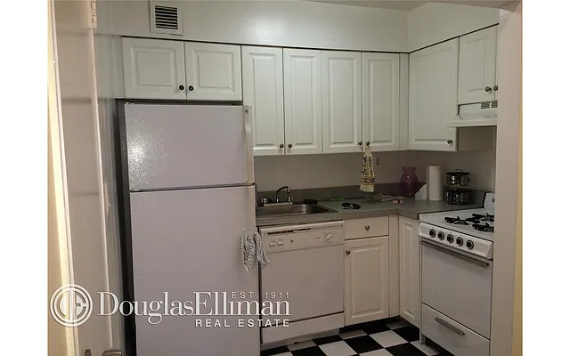 Rented by Douglas Elliman | media 63