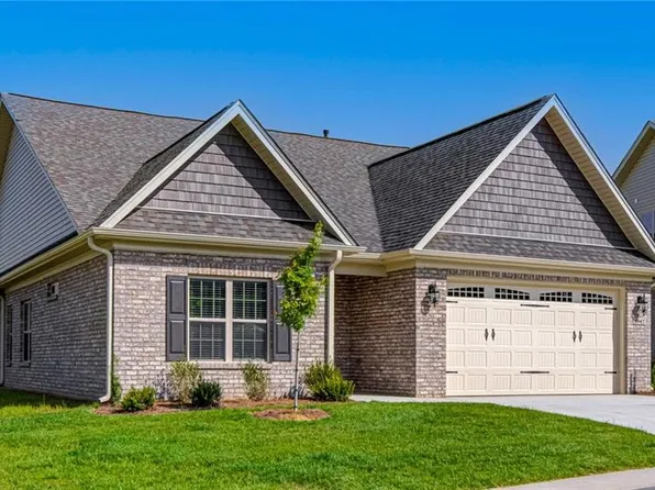 1960 Whisper Lake Dr, Whitsett, NC 27377
