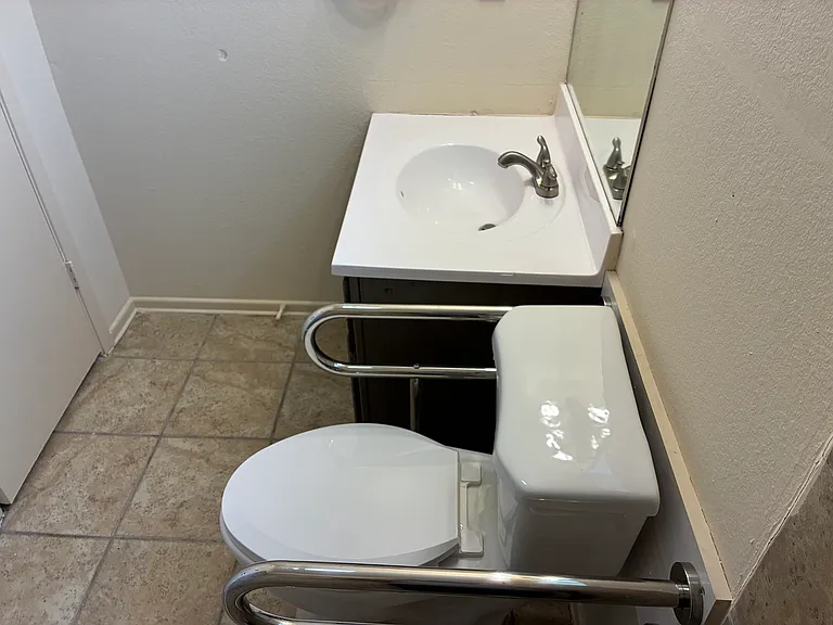 1219 Truman Ln — Photo 7