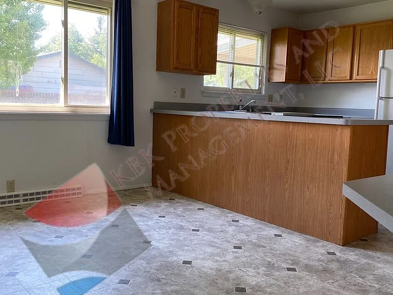 711 Murphy Dr — Photo 6