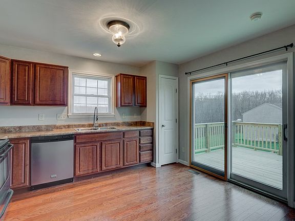 4th image of 10406 Sharpsburg Dr