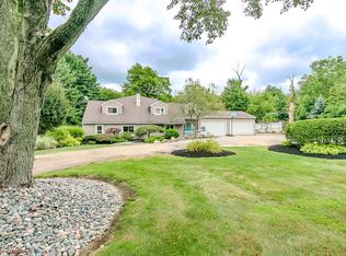 9929 Chillicothe Rd, Kirtland, OH 44094