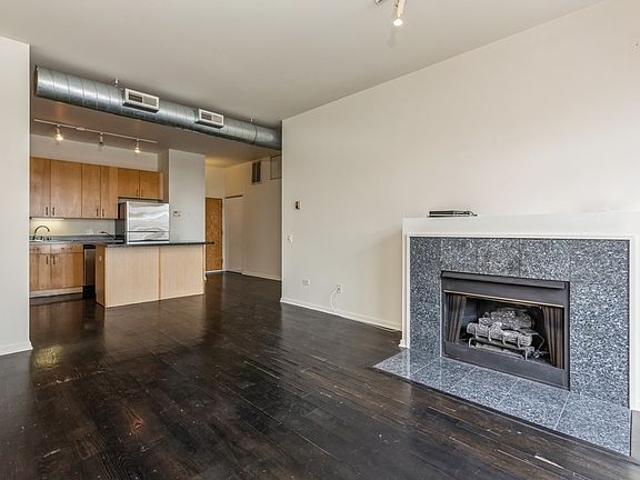 4th image of 1631 S Michigan Ave APT 607