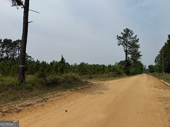 2nd image of 16 Graham Ln