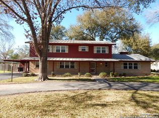 1243 River Acres Dr, New Braunfels, TX 78130