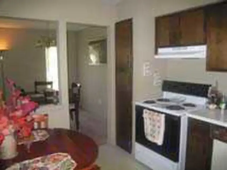 Oak Ridge Apartments — Photo 13