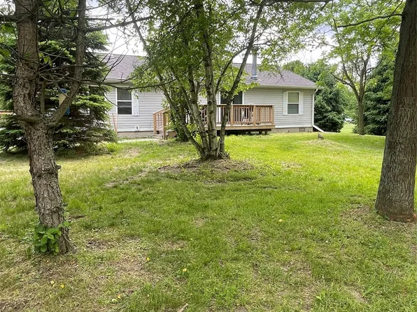 48261 Roy Ct, Belleville, MI 48111