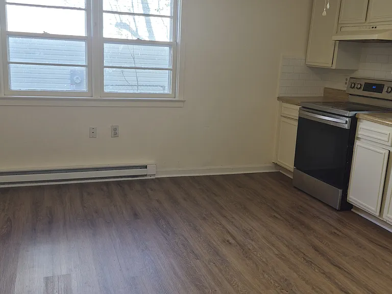 409 Washington St — Photo 4