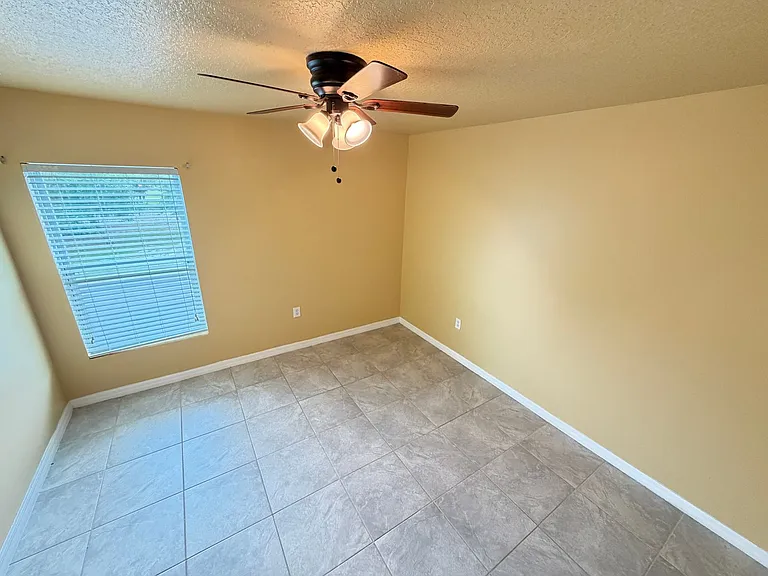 2411 Grasmere View Pkwy N — Photo 39