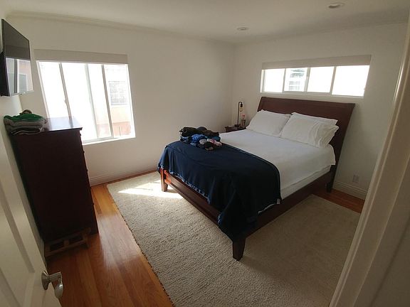 5th image of 848 Euclid St APT A