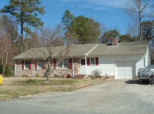 100 Rosewood Ln, Yorktown, VA 23692