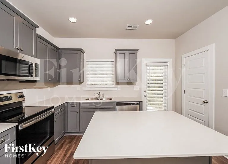 1325 Brookhaven Dr — Photo 5