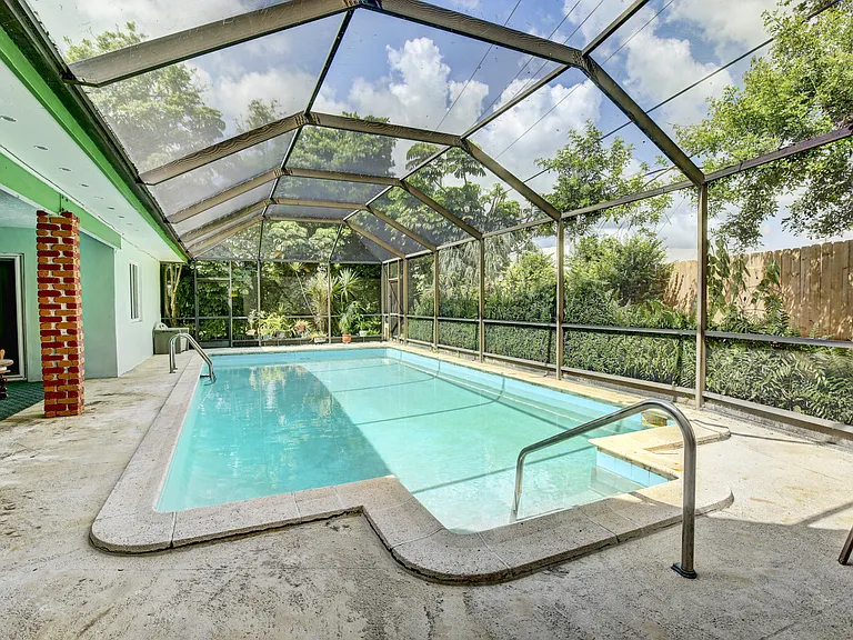8930 SW 149th Ter #8930 — Photo 17