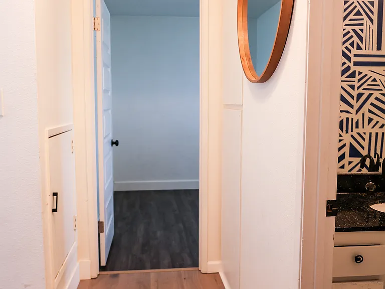 842 W Oliver St — Photo 15