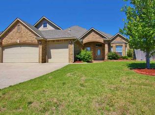 1113 Jacob Dr, Moore, OK 73160