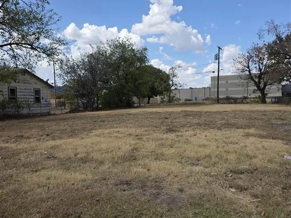 2615 SW E Ave, Lawton, OK 73505