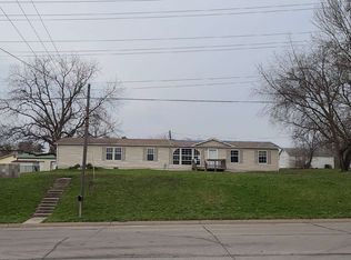 1287 S Lincoln Ave, Marshall, MO 65340