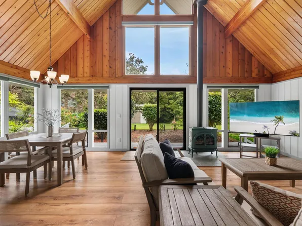 99-7730 W Kaohelo Pl, Volcano, HI 96785
