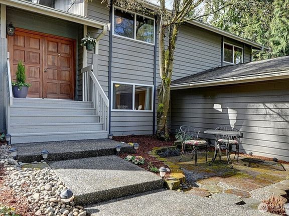 3rd image of 11410 139th Street Ct E