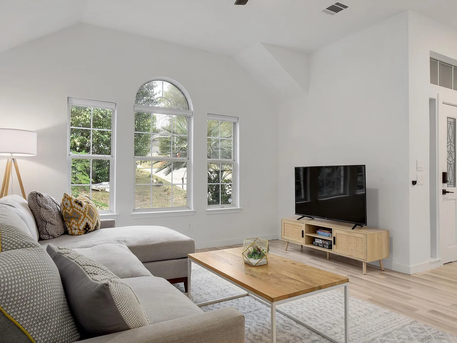 5225 Walnut Grove Ct — Photo 2