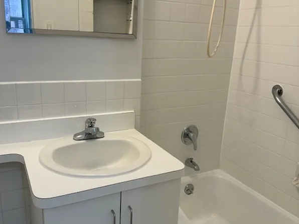 320 West 30th Street image 14 of 17