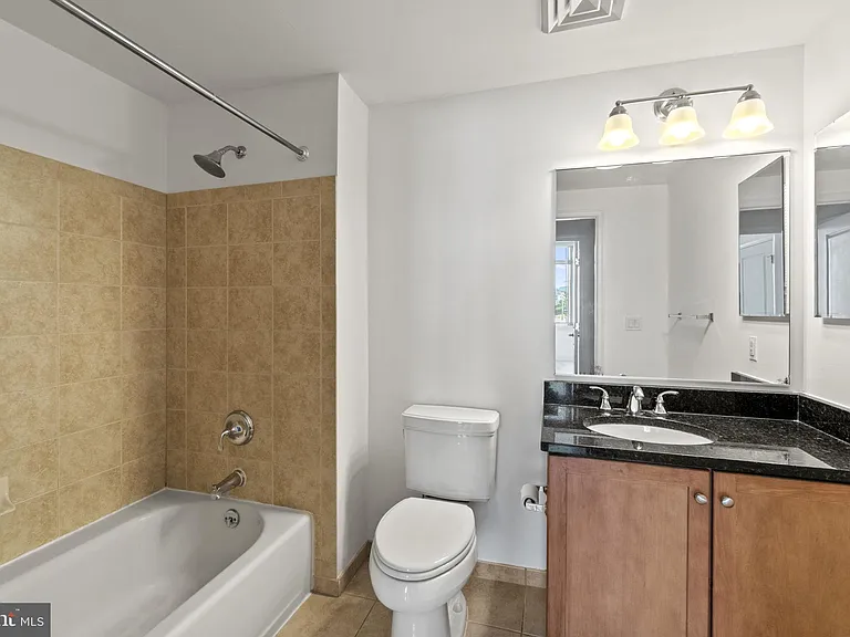 1020 N Highland St #221 — Photo 13