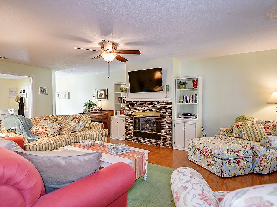 1st image of 306 Esplanade Pl
