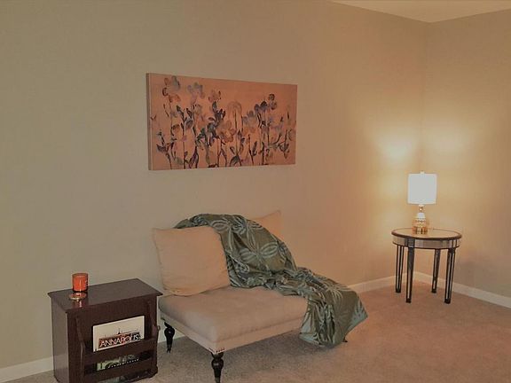 2nd image of 12 Silverwood Cir APT 11