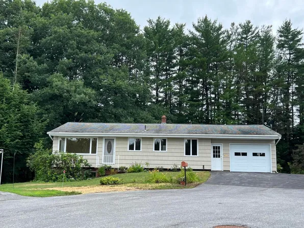 2 Carrier Place, Lewiston, ME 04240