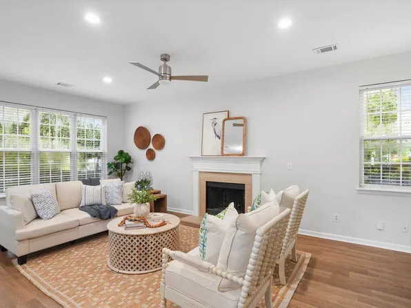 1880 Oleander Ct, Charleston, SC 29414