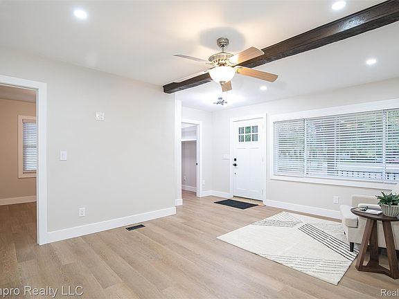 4th image of 4577 Jerome Rd
