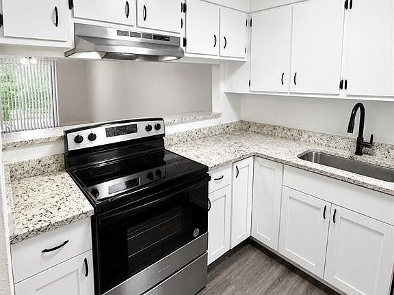 4th image of 1717-1717 NE 2nd St