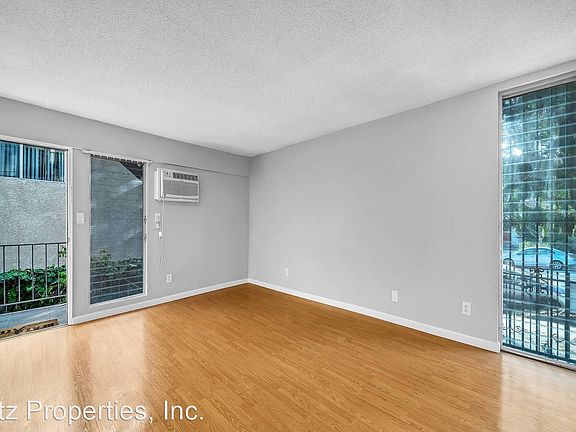5th image of 1966 N Beachwood Dr #1