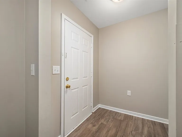 9201 Rattlesnake Rd — Photo 8