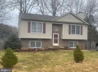 8017 Blossom Wood Ct, Fredericksburg, VA 22407