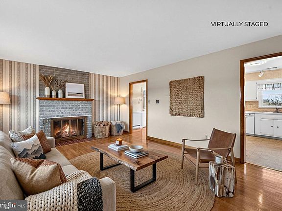 3rd image of 7737 Summit Point Rd