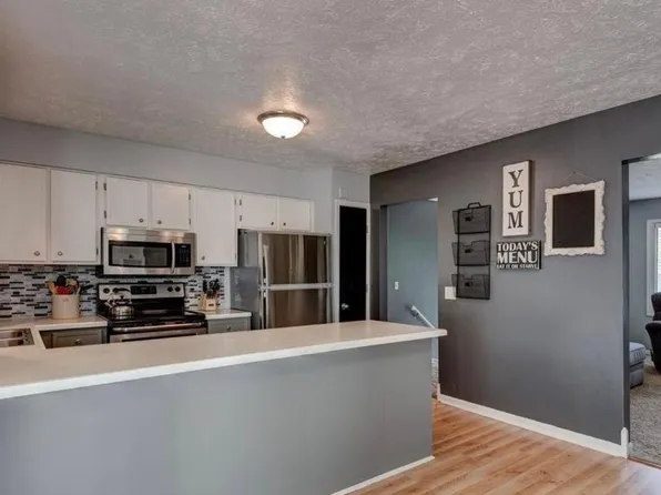 10412 Crown Point Ave, Omaha, NE 68134