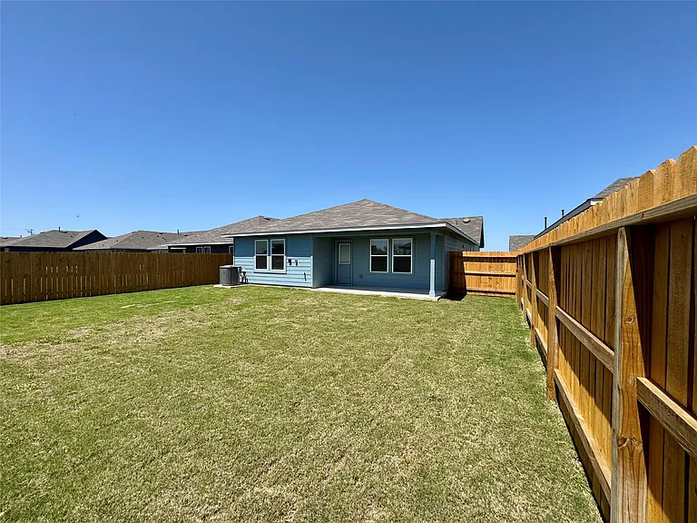 1714 Windsor Blvd — Photo 36