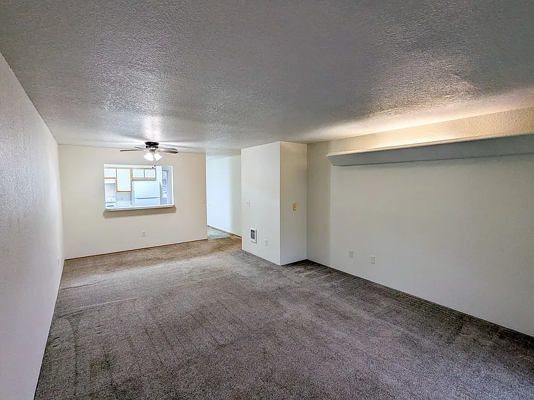 North Salem Apartment Complex With Washer/Dryer! ~ Camelot — Photo 18