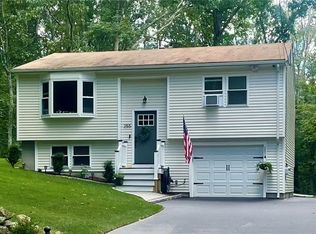 255 Log Bridge Rd, Coventry, RI 02816