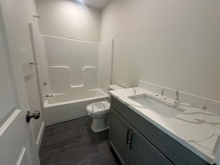 134 Linden St #102 — Photo 6