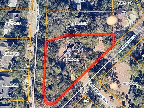 3rd image of 562 Fort Johnson Rd